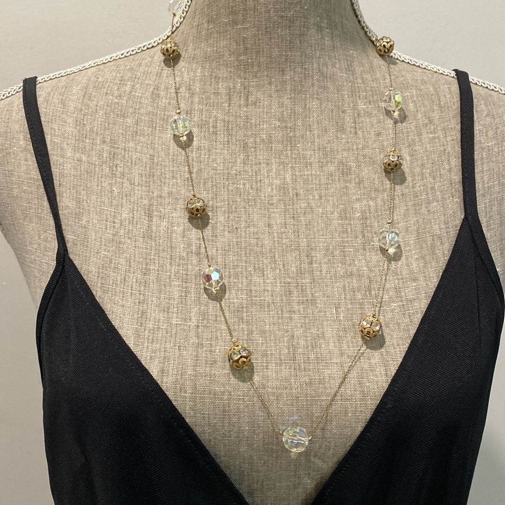 Sphere White diamonds and gold necklace